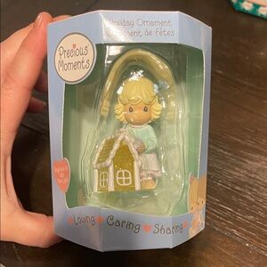Precious Moments (2002) Green and Yellow Holiday Ornament